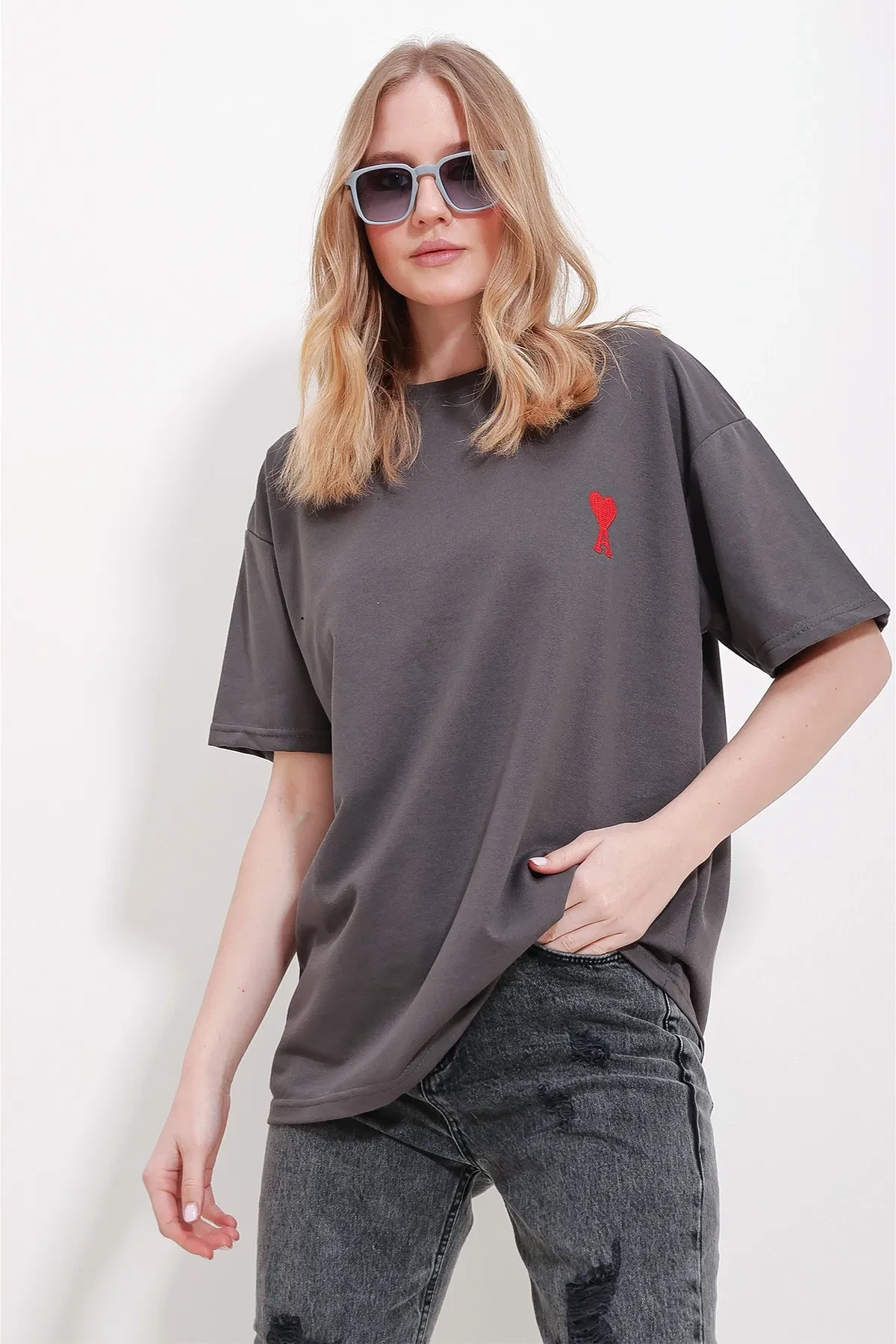 Bisiklet Yaka Nakış Detay Oversize T-Shirt