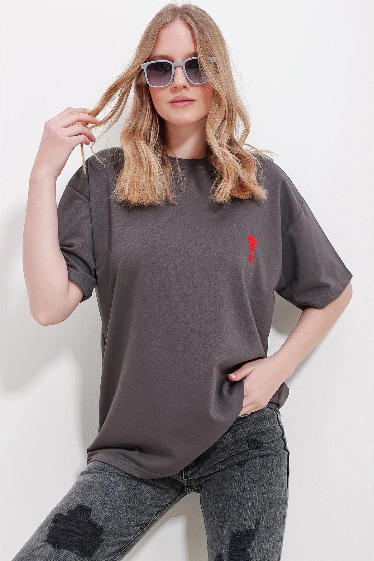 Bisiklet Yaka Nakış Detay Oversize T-Shirt