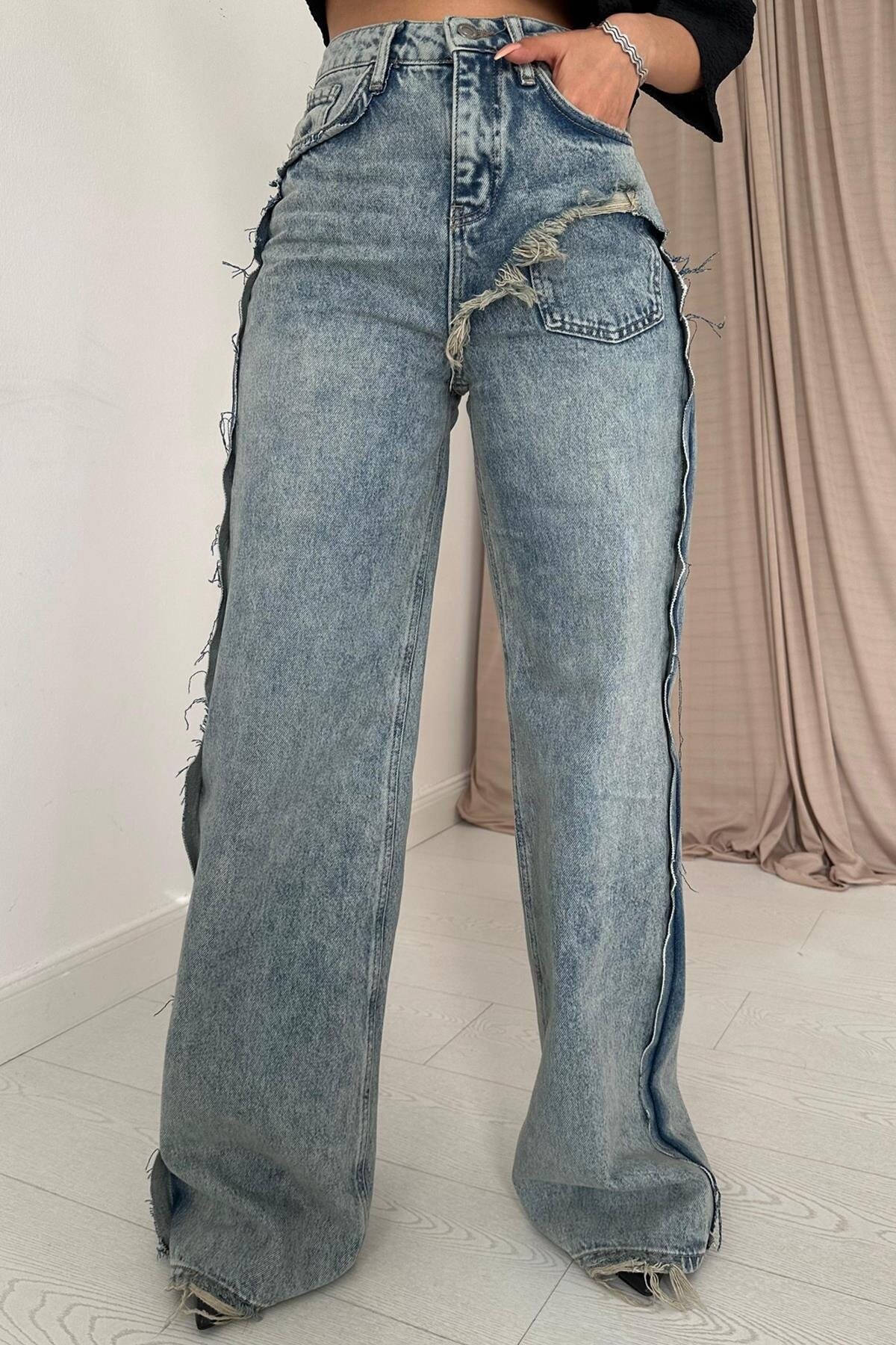 Kar Yıkama Yan Yırtmaçlı Jeans Pantolon