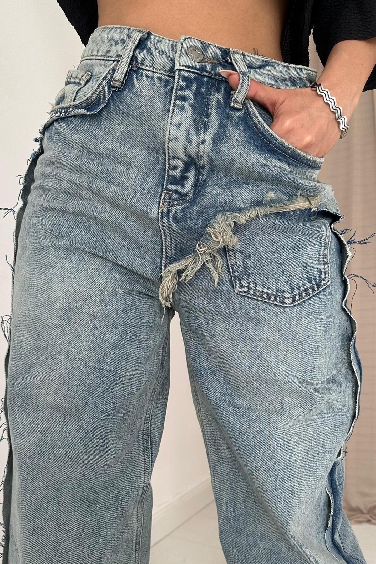 Kar Yıkama Yan Yırtmaçlı Jeans Pantolon