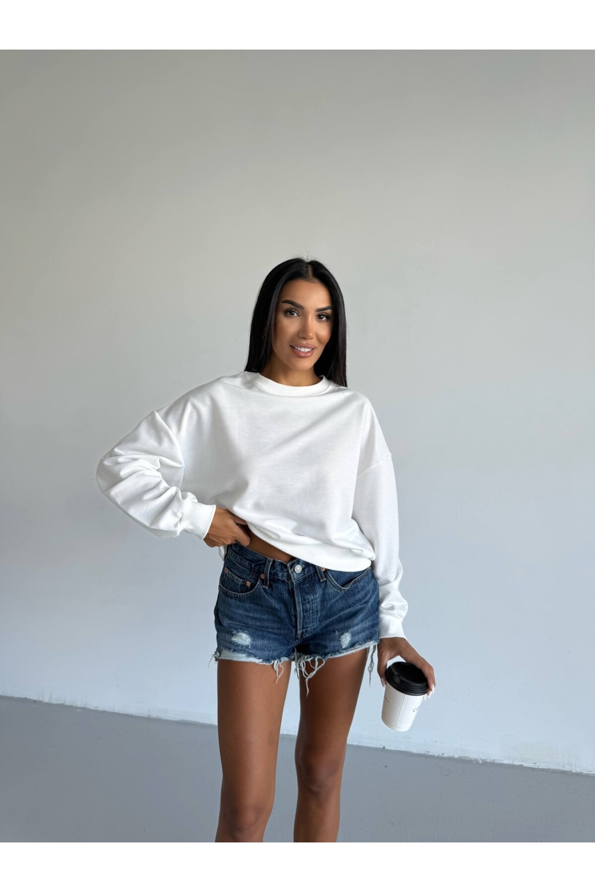 İki İplik Bisiklet Yaka Beyaz Sweatshirt