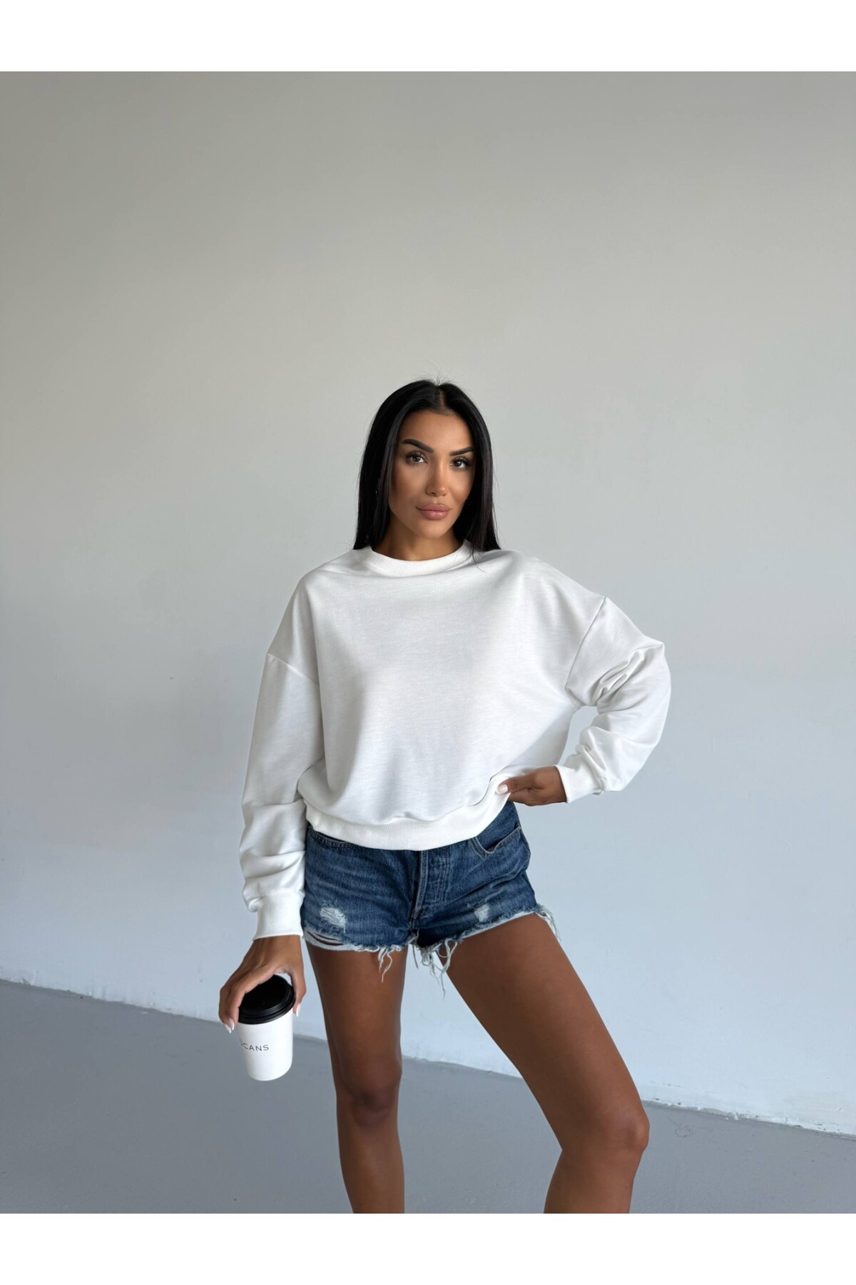 İki İplik Bisiklet Yaka Beyaz Sweatshirt