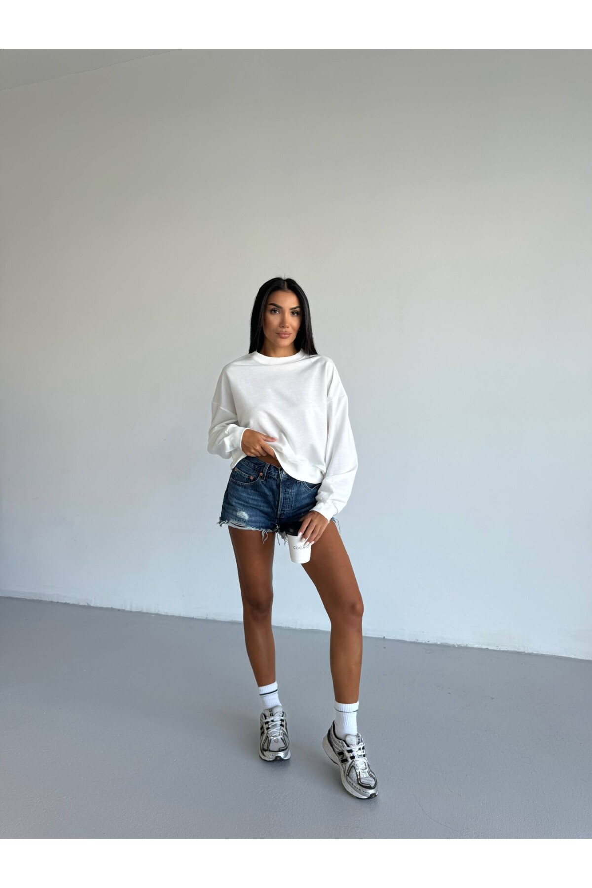 İki İplik Bisiklet Yaka Beyaz Sweatshirt