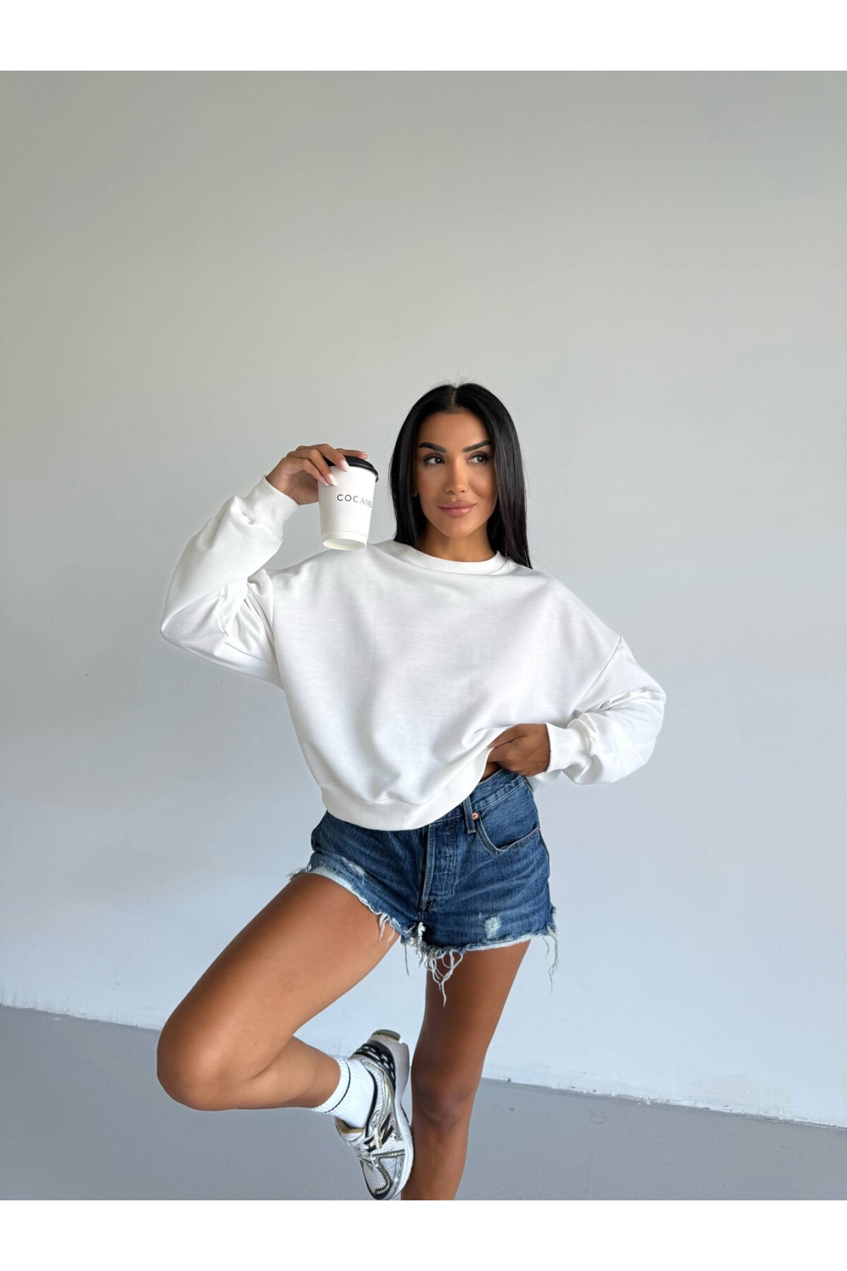 İki İplik Bisiklet Yaka Beyaz Sweatshirt