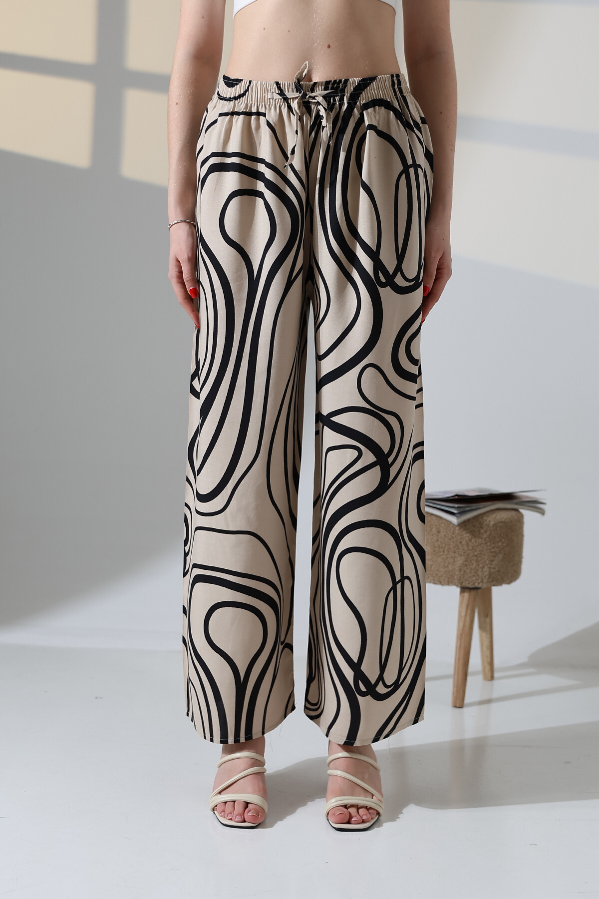 Viskon Bol Paça Bej Desenli Pantalon