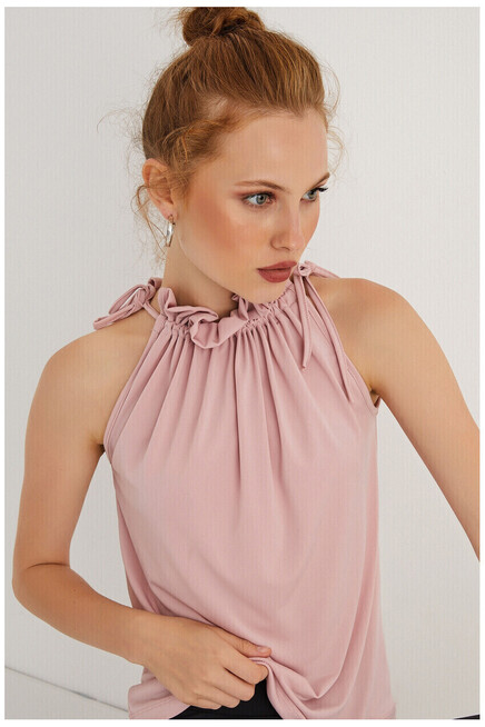 Yaka Büzgülü Kolsuz Bluz