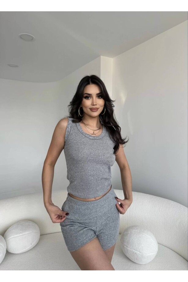 Gri Şortlu Takım