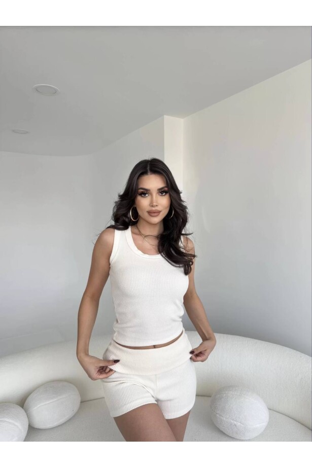 Krem Şortlu Takım