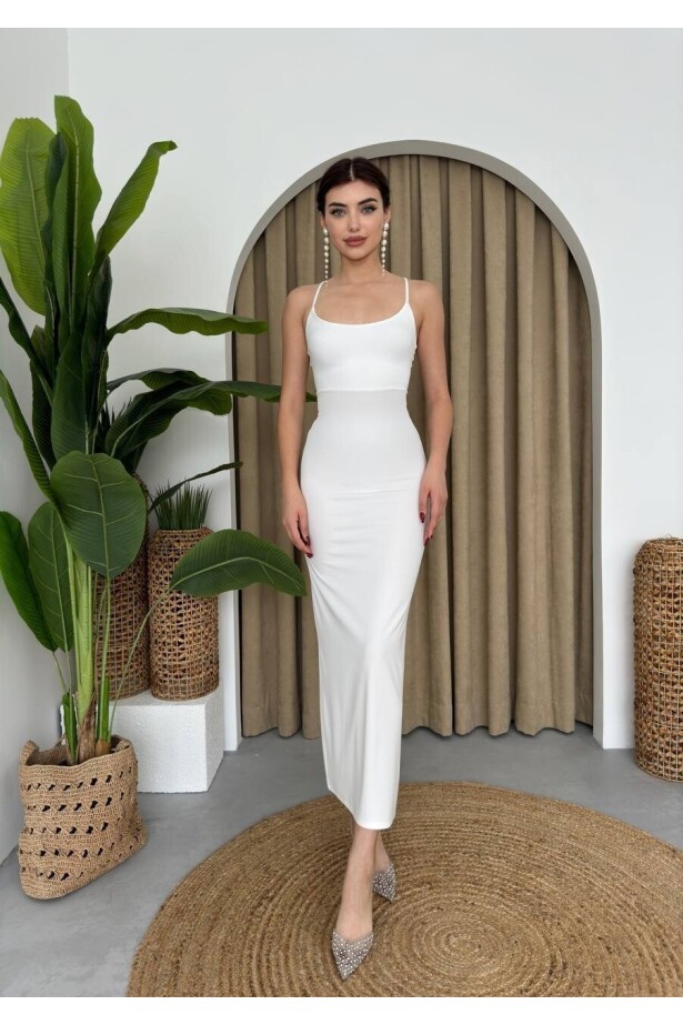 Sırt Bağlama Detay Elbise