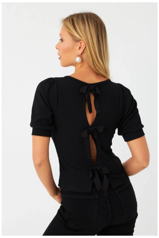 Kadın Siyah Sırtı Fiyonklu Kaşkorse Bluz EY2996