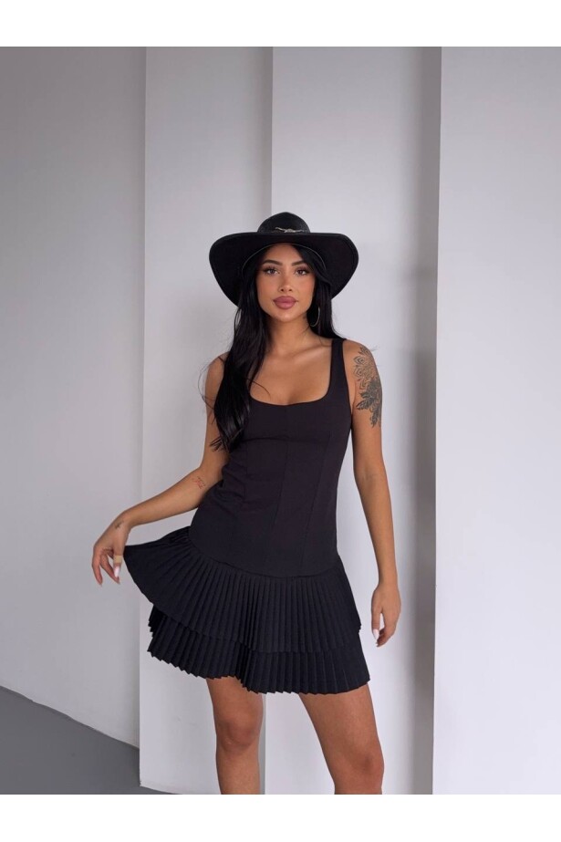 Piliseli Şortlu Elbise Siyah