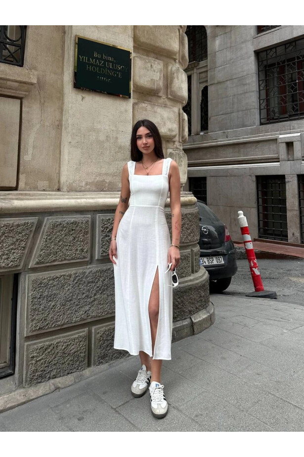 Sırt Detay Yırtmaçlı Elbise Beyaz