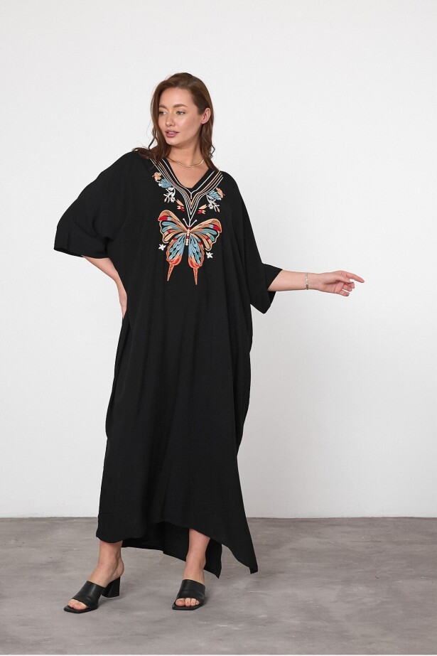 V Yaka Nakış Detaylı Büyük Beden Elbise